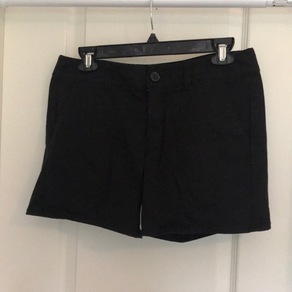 American Eagle Outfitters Pants - American Eagle midi shorts